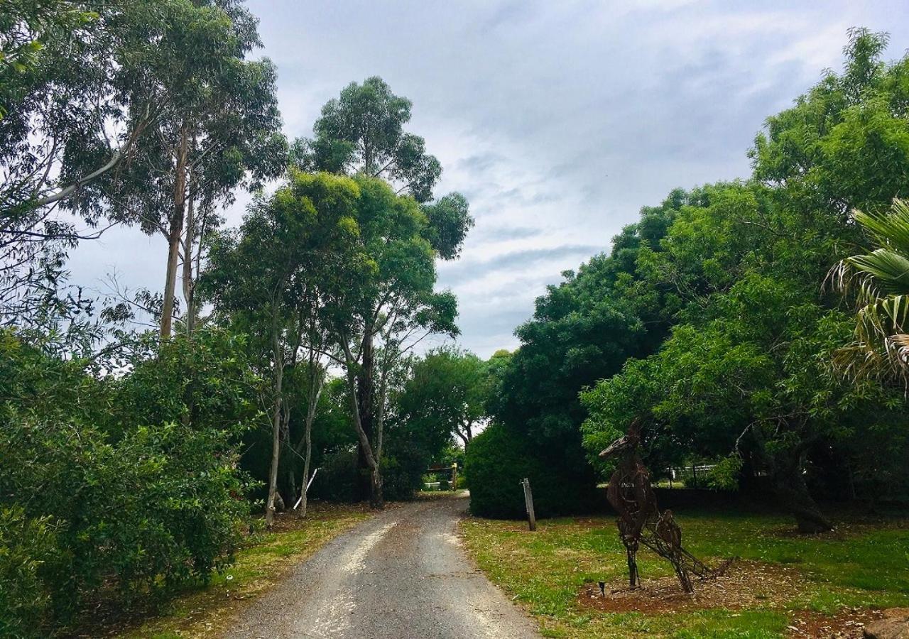 Sutton Spring Art Retreats Apartment Daylesford Bagian luar foto